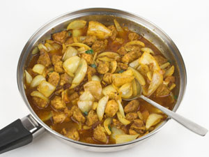 कम मसालों वाली लजीज चिकन करी 