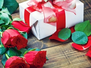10 Ways to Show Your Mom You Love Her
