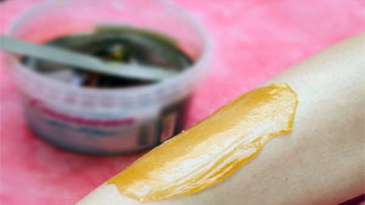 वैक्‍सिंग करें प्राकृतिक तरीके से Natural Body Hair Removal waxing