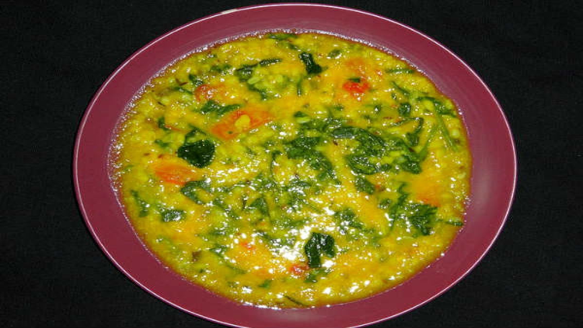पालक वाली मूंग की दाल Moong Dal With Spinach Recipe Hindi Boldsky