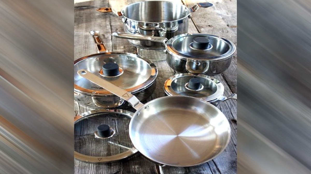 Non Stick cookware किचन के साधारण बर्तनों को इन टिप्स की हेल्प से
