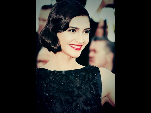 रेड लिपस्‍टिक