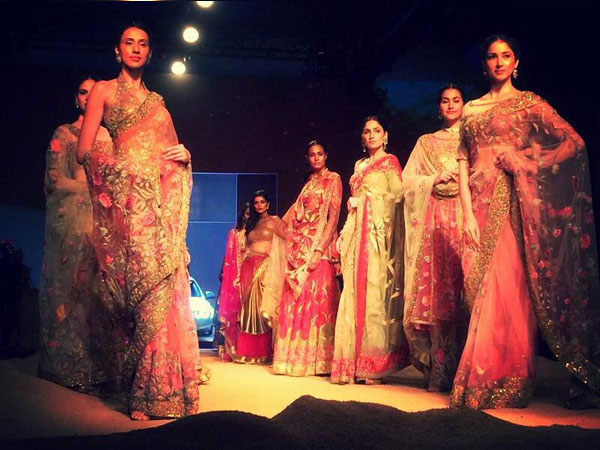 मनमोहक साडियां