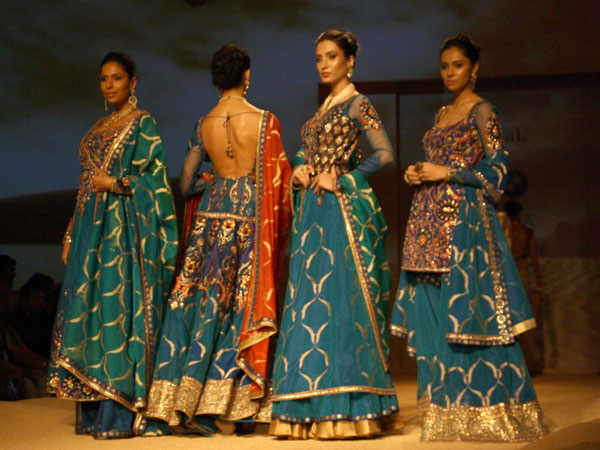 ब्‍यूटी इन ब्‍लू