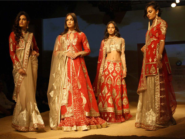 गोल्‍ड और रेड शेड