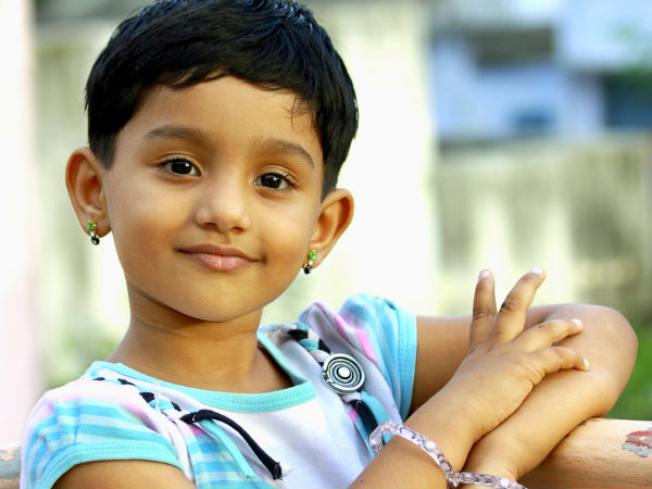 16. बच्चों का कान छेदन 16. बच्चों का कान छेदन