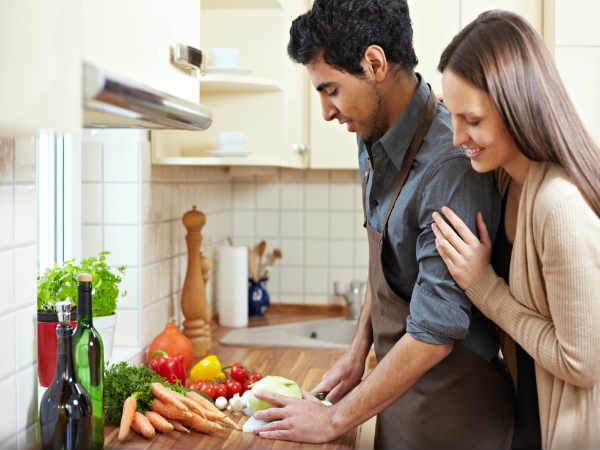 उनके लिये स्पेशल डिनर बनाएं