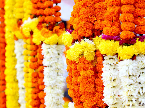 हर शुभ अवसर पर हम क्‍यूं करते हैं फूलों का प्रयोग? | Why do Indians use