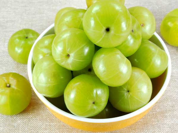 2. आंवला: