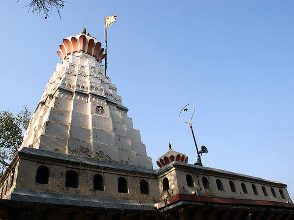 महत्वपूर्ण होता है मंदिर का गुंबद महत्वपूर्ण होता है मंदिर का गुंबद