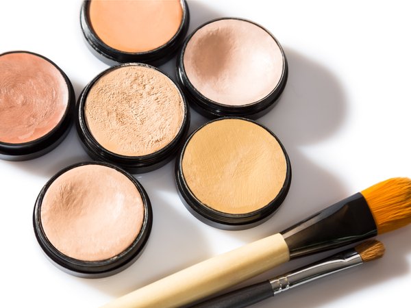एंगल्ड ब्रश - एंगल्ड ब्रश - Makeup Brush Kit