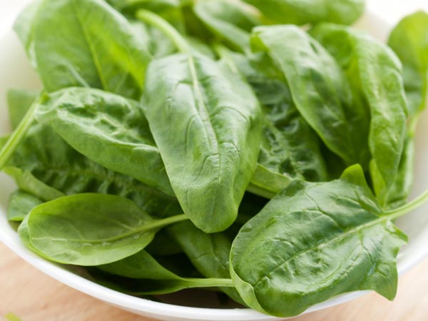 3) पत्तेदार सब्जियां :