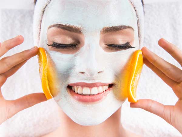 फलों से बने 8 फेस पैक जो शुष्क त्वचा के लिए बहुत लाभदायक हैं | 8 Fruit-based Face Packs That Work Wonders On Dry Skin - Hindi Boldsky