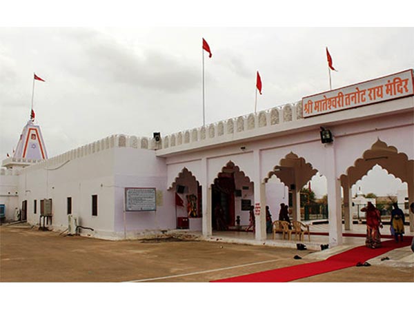 जैसलमेर से 120 किलोमीटर दूर