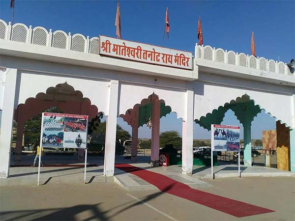 हर साल दूर दूर से आते है लोग दर्शन करने