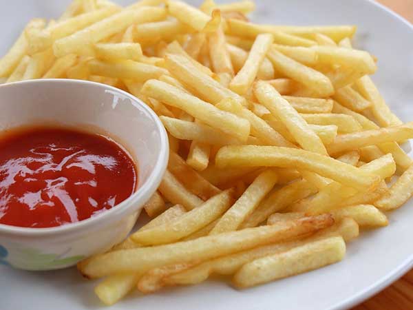 4. फ्रेंच फ्राइज़ और आलू के चिप्स