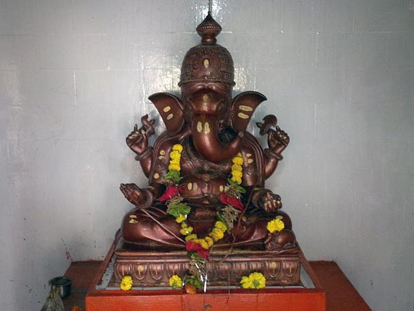 किस दिशा में होनी चाहिए गणेश जी की सूंड