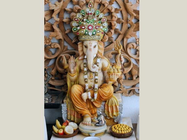 एक मूषक और मोदक