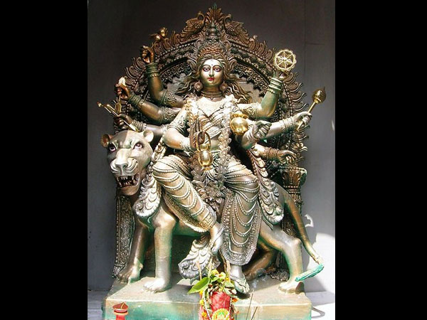 जब चारों ओर अंधकार ही अंधकार था
