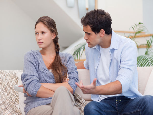 6. कभी भी करने लगते हैं एक्स की बातें