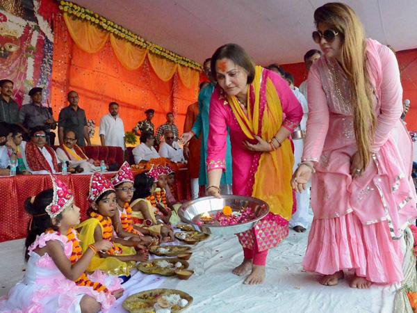 अष्टमी पर कुँवारी पूजन 