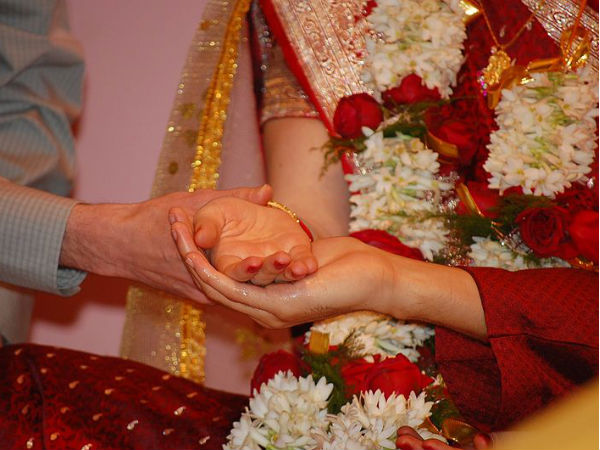 आने वाली है कोई मुसीबत आने वाली है कोई मुसीबत