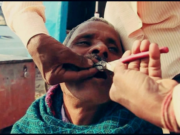 सड़क के किनारे दांतों का इलाज करना है कानून विरोधी