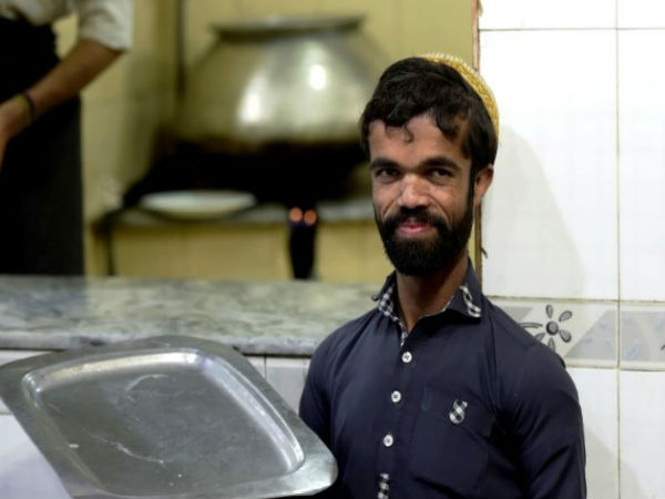 रेस्टोरेंट में लगी रहती है भीड़