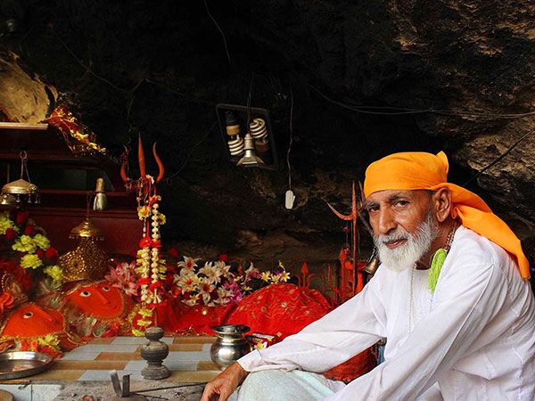 हिंदू-मुस्लिम मिलकर बनाते है नवरात्रि