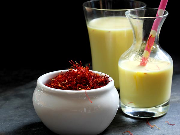 दूध और केसर