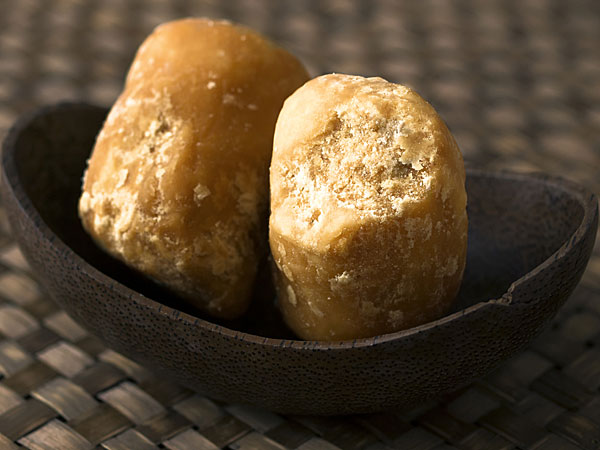 गुड़ बांधे