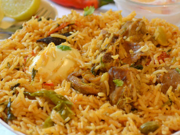 100 कैदी तैयार करते हैं फूड