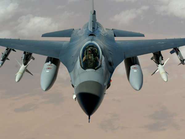 पाकिस्तानी F-16 को धाराशयी होते हुए देखा