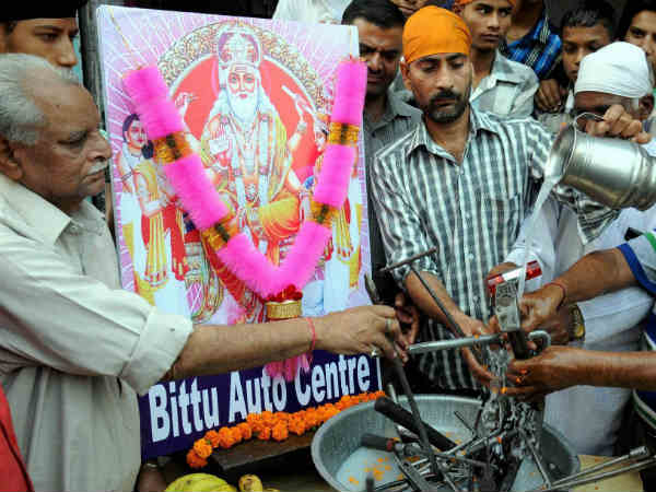 विश्वकर्मा पूजा की विधि