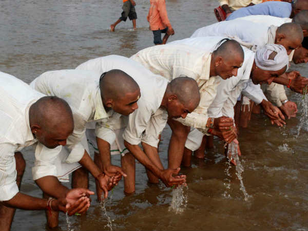 कौन होते हैं पितर