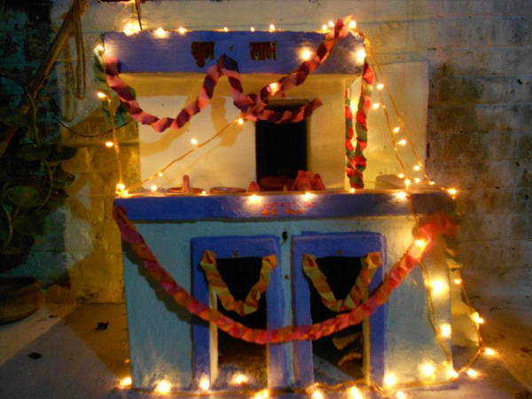 ऐसे सजाएं घरौंदा