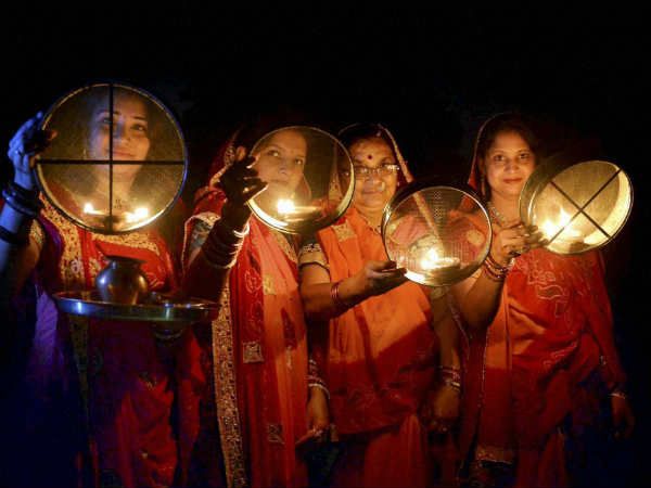 छलनी से ही क्यों देखा जाता है चांद