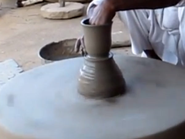मिट्टी के करवे के इस्तेमाल के पीछे ये है वजह