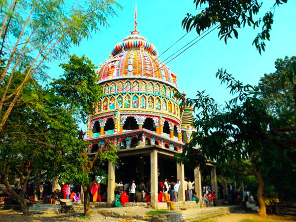 मंदिर के निर्माण से जुड़ी हैं कई कथाएं