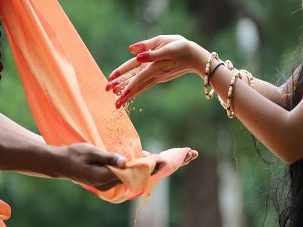 वैशाख में दान करने का महत्व वैशाख में दान करने का महत्व