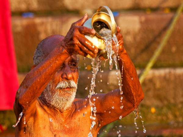 सूर्य पूजा करने की परंपरा