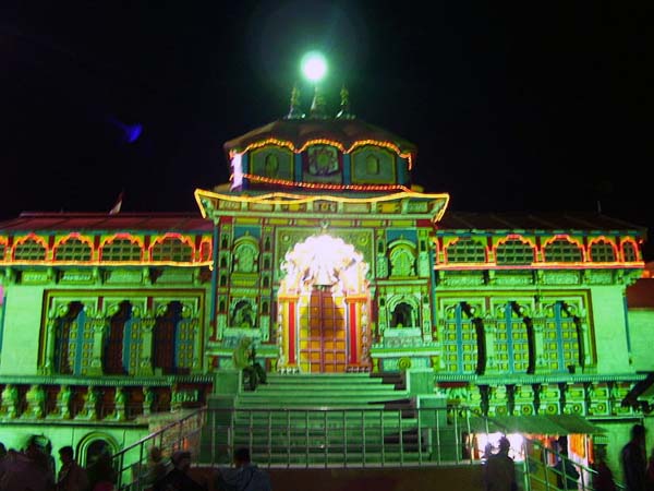बद्रीनाथ में हैं केरल के पुजारी