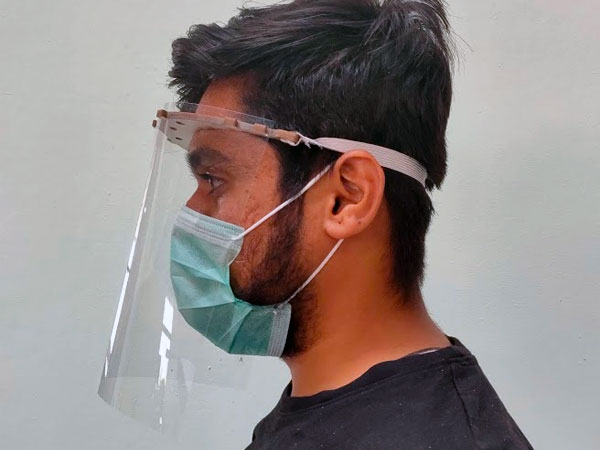 फेस शील्ड का इस्तेमाल करते हुए रखें इस बात का ध्यान