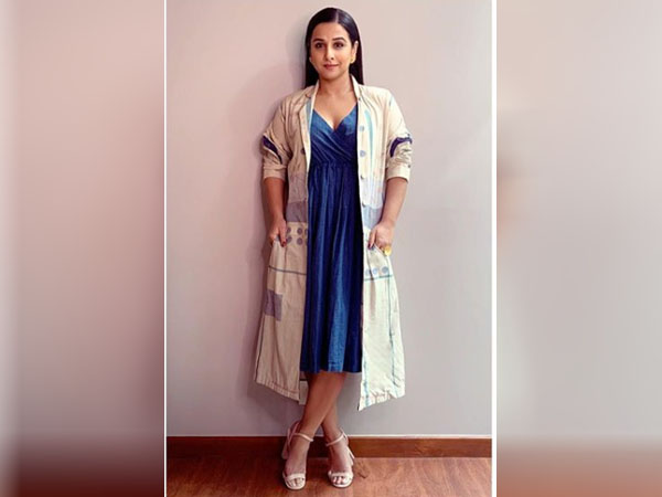 ब्लू ड्रेस विद लॉन्ग जैकेट