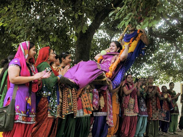 6 अगस्त 2020: कज्जली तीज (कजरी तीज) 6 अगस्त 2020: कज्जली तीज (कजरी तीज)