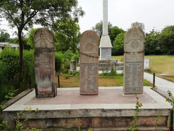 28 अप्रैल से 4 मई तक शहीदों के शव पेड़ पर झूलते रहे 28 अप्रैल से 4 मई तक शहीदों के शव पेड़ पर झूलते रहे