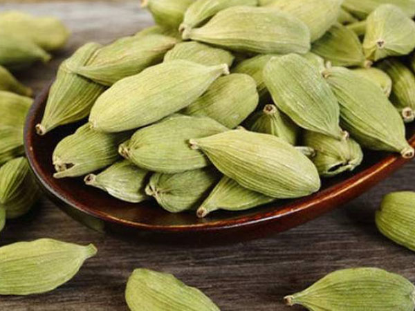 cardamom for skin whitening : गोरी रंगत और बेदाग त्वचा के लिए यूज करें इलायची फेस पैक - Hindi Boldsky