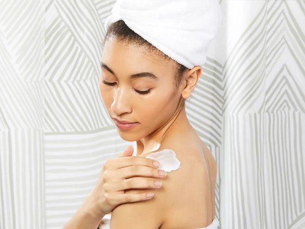 अपनी त्वचा पर बॉडी लोशन न लगाएं, इसका कारण जानिए