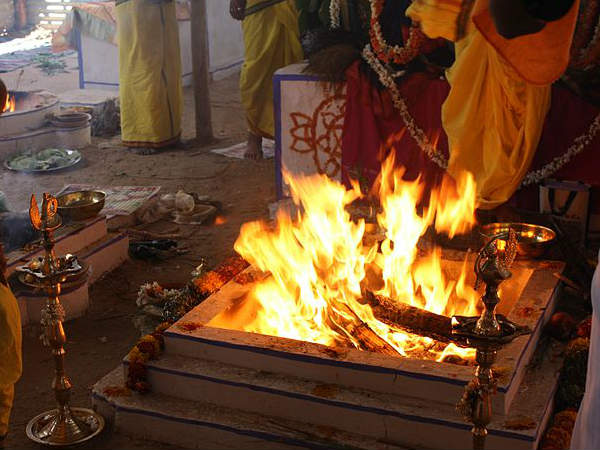 'ॐ नम: शिवाय', 'ॐ हं हनुमते श्री रामचंद्राय नम:।' 'ॐ नम: शिवाय', 'ॐ हं हनुमते श्री रामचंद्राय नम:।'
