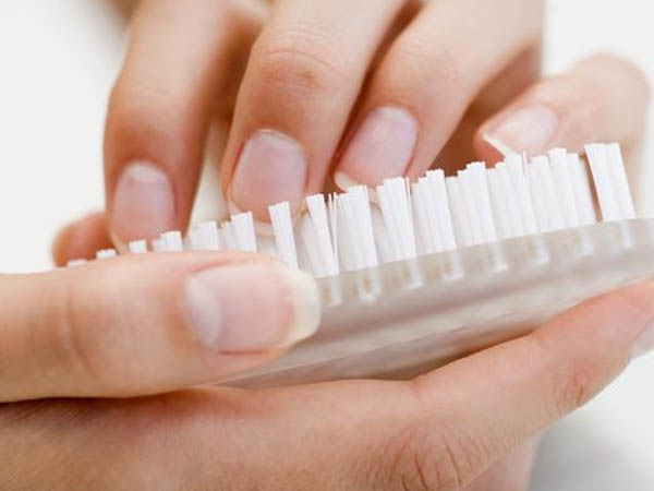 विनेगर से करें नाखूनों की सफाई विनेगर से करें नाखूनों की सफाई